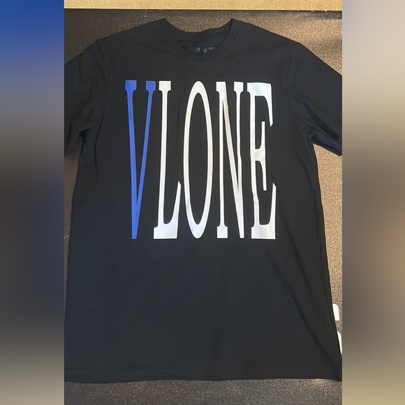 Vlone Tees - Picture 1 of 6